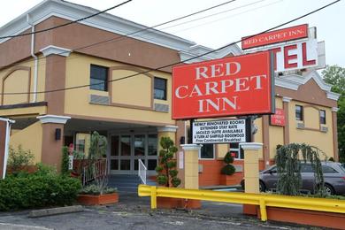 Hotel Red Carpet Inn Elmwood
