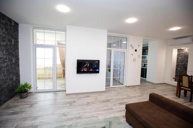 Апартаменты Modern apartment in the center with the view of the majestic Ararat