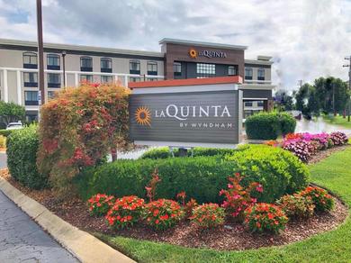 Отель La Quinta by Wyndham Clarksville