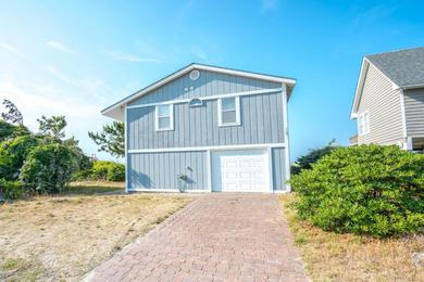 Дом отдыха Pet friendly private ocean front cottage nestled in peaceful Caswell Beach