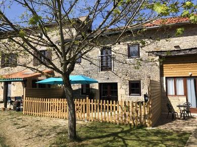 Дом отдыха Blacksmiths Cottage in Blanzay - 3 beds