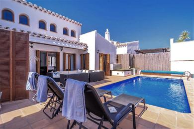 Villa 4 bedrooms villa with private pool furnished garden and wifi at Murcia