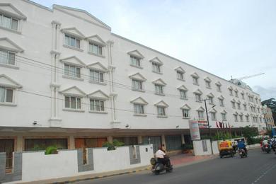 Hotel Parijatha Gateway