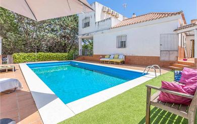 Holiday home Nice Home In Las Pajanosas With 4 Bedrooms, Wifi And Swimming Pool