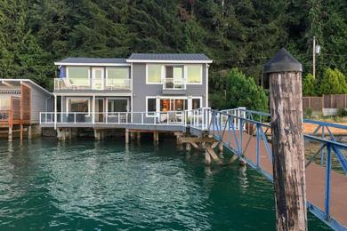 Дом отдыха Waterfront Home on Gold Coast of Hood Canal!