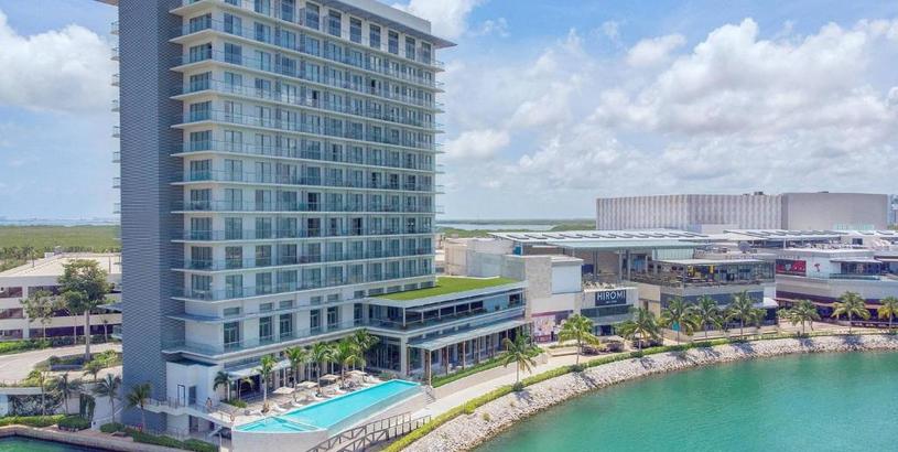 Отель Renaissance Cancun Resort & Marina