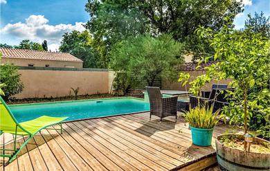  Nice home in Saint-Quentin-la-Poter with WiFi, 2 Bedrooms and Outdoor swimming pool