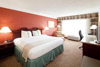 Отель Holiday Inn Cleveland-Mayfield, an IHG Hotel