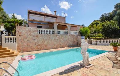 Apartments Beautiful Apartment In Bastelicaccia With Wifi, Outdoor Swimming Pool And Swimming Pool