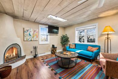 Casa Lola - Gorgeous Light-Filled Home, Walk to The Plaza and The Railyard