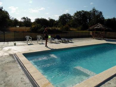 Дом отдыха Bungalow de 2 chambres avec piscine partagee terrasse amenagee et wifi a Payrac