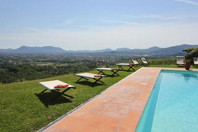 Villa Segromigno in Monte Villa Sleeps 12 Air Con WiFi