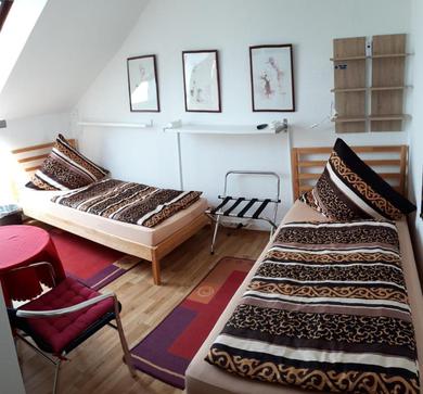 Guest house Zwei ruhige, private Gästezimmer nahe U-Bahn
