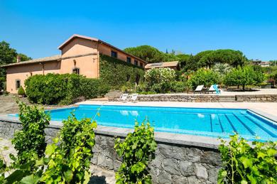 Villa Cozzarelle Villa Sleeps 8 with Pool and WiFi