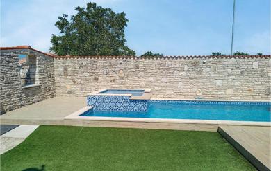 Hotel Nice Home In Marici With Outdoor Swimming Pool, Wifi And 4 Bedrooms