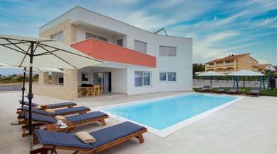 Hotel Villa Amfora with heated pool, wellness and tennis