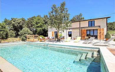 Holiday home Amazing Home In La Garde Adhmar With Wifi, Private Swimming Pool And Outdoor Swimming Pool