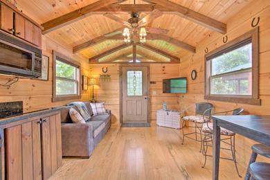 Holiday home Cabin in Mill Spring Near Parker-Binns Winery