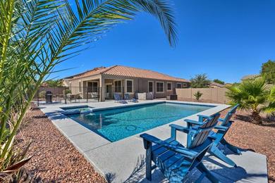 Holiday home Chic Maricopa Retreat Less Than 5 Mi to Copper Sky Park!