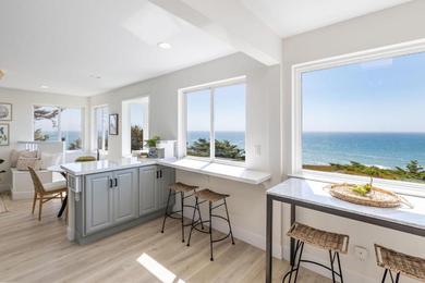 Дом отдыха Oceanfront Coastal Home w Breathtaking Views Hiking Beaches & More