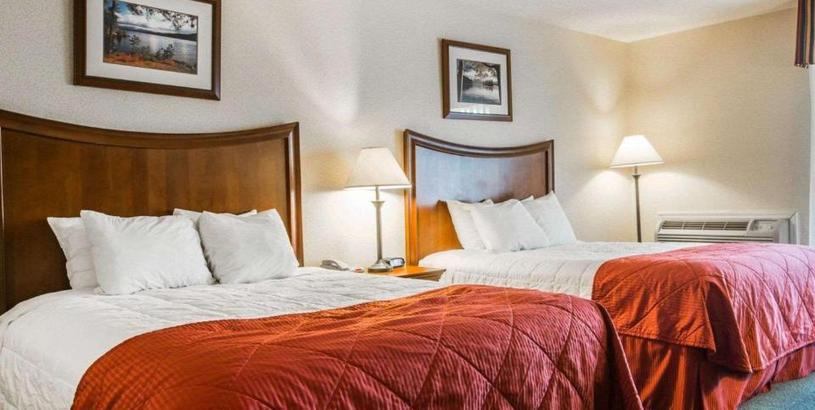 Отель Clarion Inn & Suites Lake George