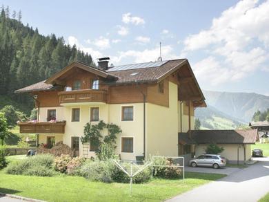 Дом отдыха Comfortable holiday apartment in Huettschlag Salzburgerland near the ski slope