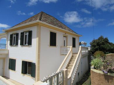 Вилла 5-Bed Villa for Families in Prazeres Free Parking