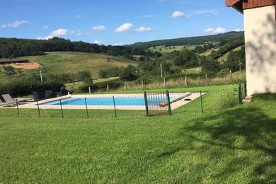 Дом отдыха Les Granges de Semur-en-Brionnais with heated swimming pool and garden