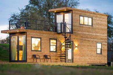 Holiday home Cool River "Helm" Container Home