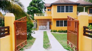 Holiday home Coconut Palm Getaway 2-Bdr