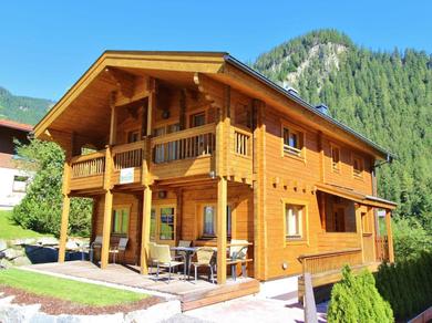 Шале Comfortable Chalet with Whirlpool and Sauna in Krimml