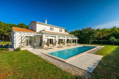Hotel Modern villa Oliveti with pool and grill in Porec