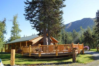 Курорт Summit Lake Lodge