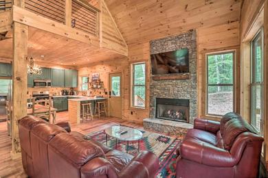 Дом отдыха Peaceful Cabin on 3 Private Acres Deck and Fire Pit