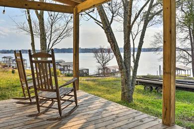 Apartments Charming Weiss Lake Apartment with Boat Slip!