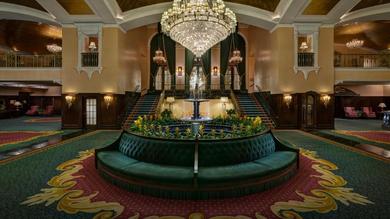 Отель Amway Grand Plaza Hotel, Curio Collection by Hilton
