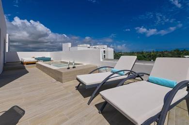 Spectacular Penthouse with rooftop terrace and BBQ, steps from the beach - A401