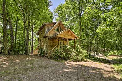 Cozy Whittier Cabin and Yard and Hot Tub, Pets Welcome
