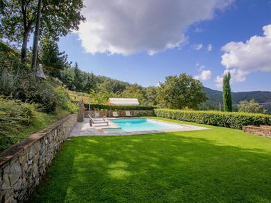 Дом отдыха Enticing Holiday Home in Cortona with Pool