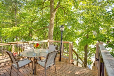 Hotel Waterfront Maple Lake Home with Dock and Kayaks!