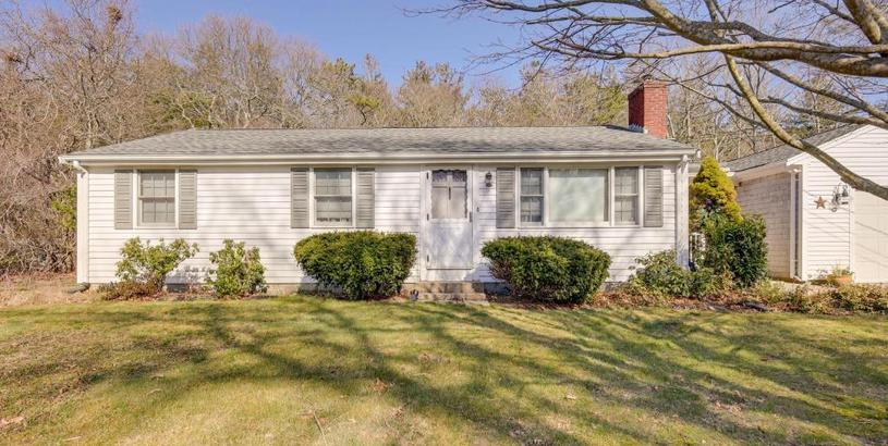 Holiday home Picturesque Barnstable Rental with Deck and Backyard!