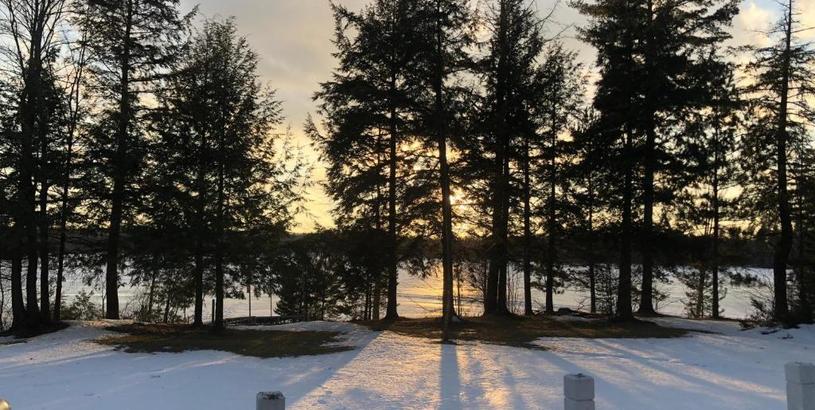 Holiday home STONE HOUSE Snowmobilers welcome Tahquamenon Falls State Park nearby