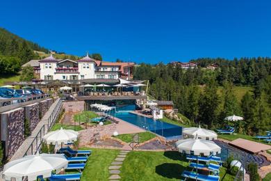 Отель Hotel Albion Mountain Spa Resort Dolomites