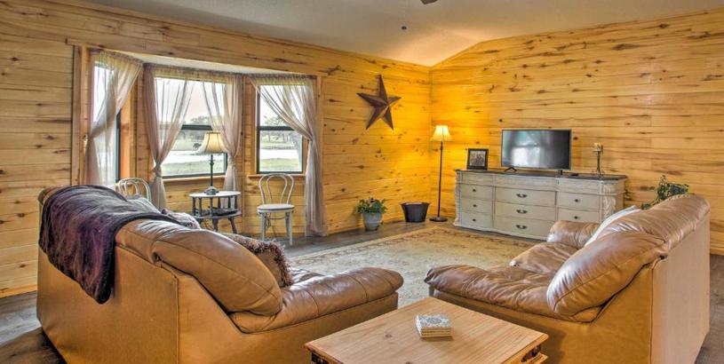 Holiday home Emory Escape with Pond Access Less Than 13 Mi to Lake!