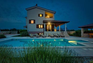 Villa Luxury villa Stokovci with private pool and jacuzzi near Pula and Rovinj