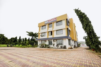Отель SPOT ON Hotel Mayur Residency