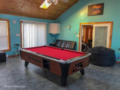 Holiday home LH61-Lake Harmony Lake view Home with Hot Tub & Game Room