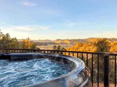 Holiday home Overlook Cabin. Romantic Views Fire Pit/Hot Tub & Zion Adventure