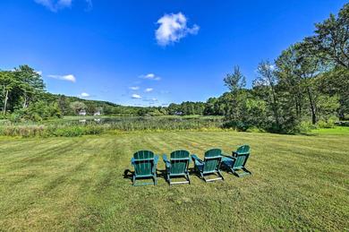 Holiday home Updated Canaan Farmhouse Pond and Sunset Views!