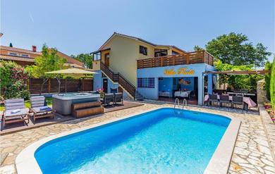 Holiday home Amazing Home In Marcana With 6 Bedrooms, Jacuzzi And Outdoor Swimming Pool